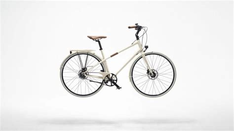 hermes flaneur|A Bicycle to Match a Birkin: Le Flâneur Town Bike By .